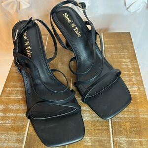 Shoe N Tale Black Strappy Sandals/Shoes